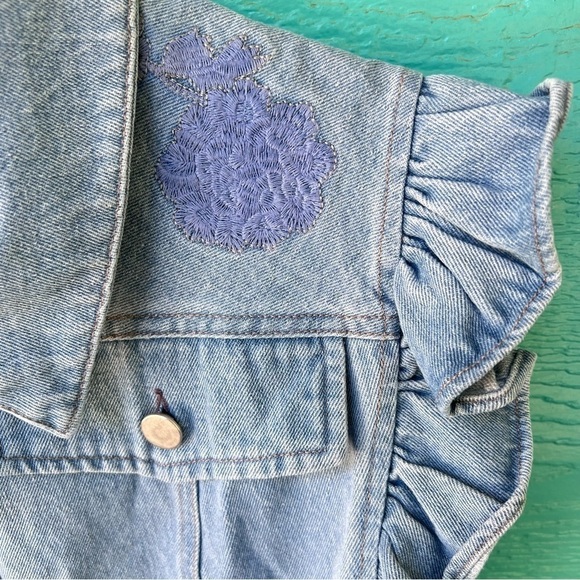 DENIM RUFFLE EMBROIDERED BUTTON DOWN VEST TOP WITH POCKETS SIZE LARGE NWT - Picture 5 of 8